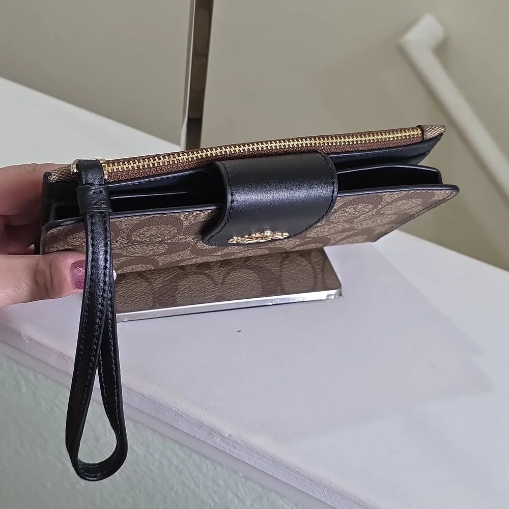 COACH C2874 Phone Wallet In Signature Canvas Gold/Walnut/Black NWOT - Picture 4 of 15